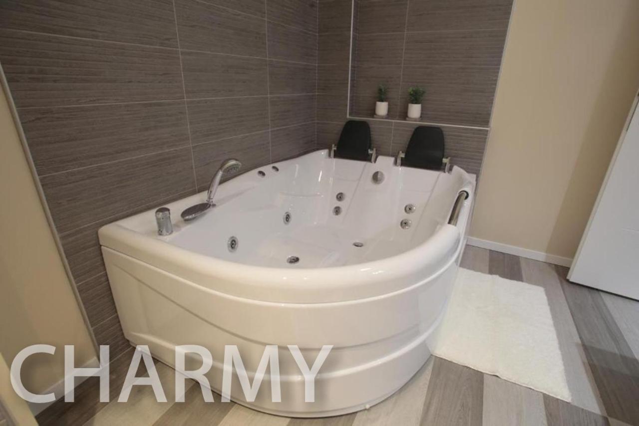 Live Bucharest Apartment Ngoại thất bức ảnh